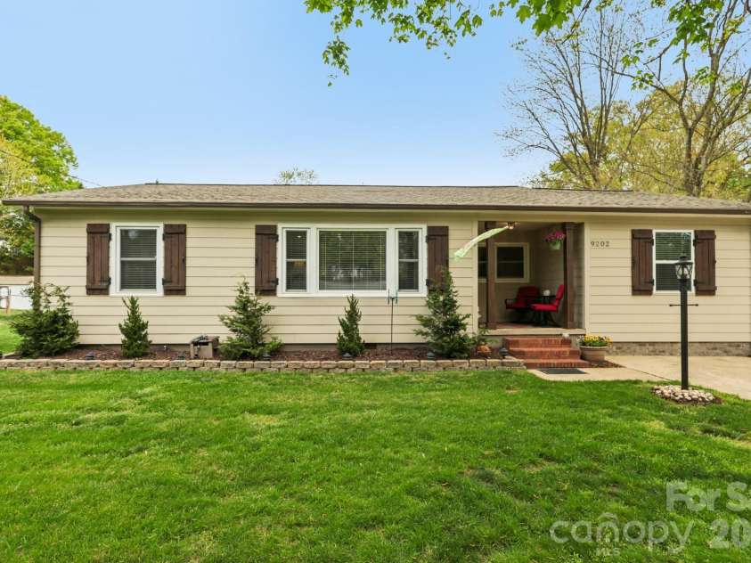 9202 Elgin Drive, Charlotte, NC 28214.  MLS# CAR4359753, YatesRealty ID 20064. 