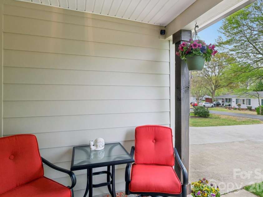 9202 Elgin Drive, Charlotte, NC 28214.  MLS# CAR4359753, YatesRealty ID 20064. 