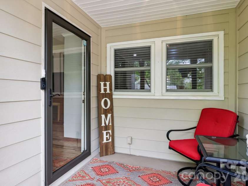 9202 Elgin Drive, Charlotte, NC 28214.  MLS# CAR4359753, YatesRealty ID 20064. 