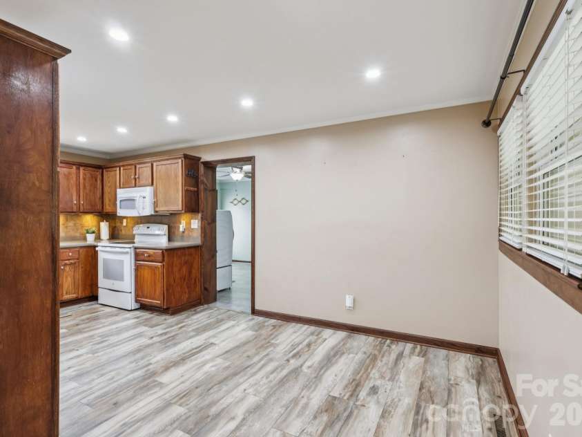 9202 Elgin Drive, Charlotte, NC 28214.  MLS# CAR4359753, YatesRealty ID 20064. 