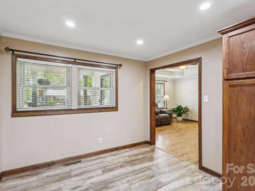 9202 Elgin Drive, Charlotte, NC 28214.  MLS# CAR4359753, YatesRealty ID 20064. 