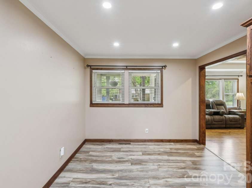 9202 Elgin Drive, Charlotte, NC 28214.  MLS# CAR4359753, YatesRealty ID 20064. 