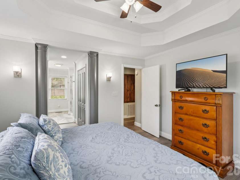 9202 Elgin Drive, Charlotte, NC 28214.  MLS# CAR4359753, YatesRealty ID 20064. 