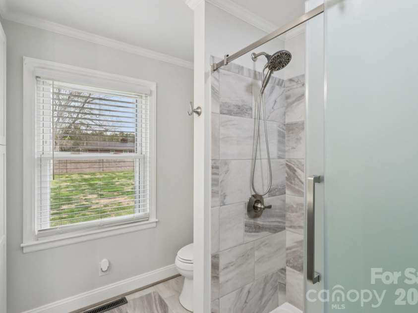 9202 Elgin Drive, Charlotte, NC 28214.  MLS# CAR4359753, YatesRealty ID 20064. 
