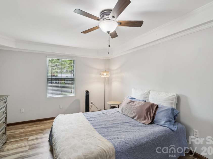 9202 Elgin Drive, Charlotte, NC 28214.  MLS# CAR4359753, YatesRealty ID 20064. 