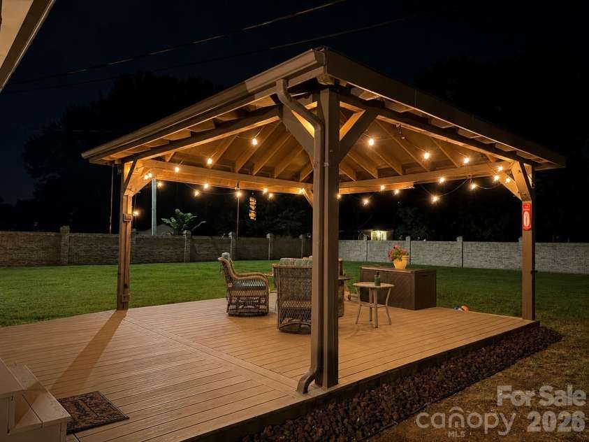 9202 Elgin Drive, Charlotte, NC 28214.  MLS# CAR4359753, YatesRealty ID 20064. 