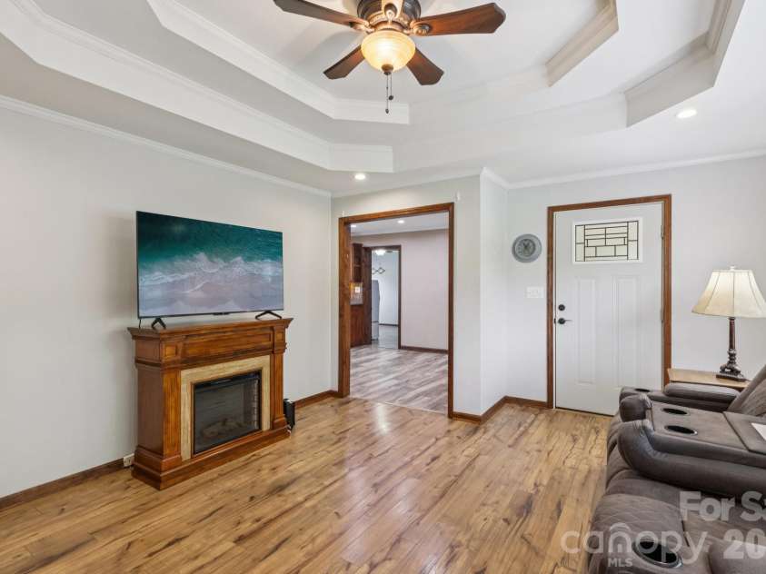 9202 Elgin Drive, Charlotte, NC 28214.  MLS# CAR4359753, YatesRealty ID 20064. Living Room 