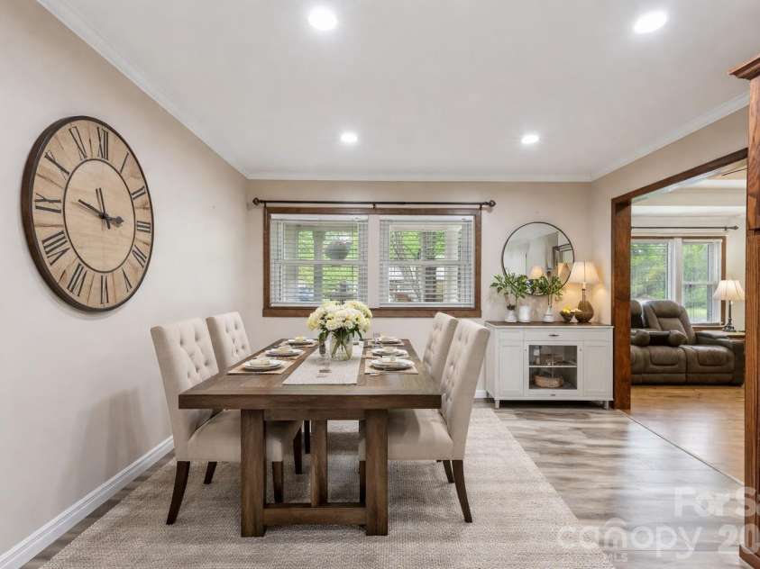9202 Elgin Drive, Charlotte, NC 28214.  MLS# CAR4359753, YatesRealty ID 20064. Virtually Staged Kitchen