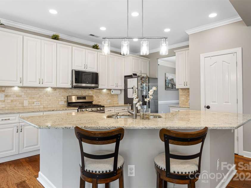 12312 Mcallister Park Drive, Charlotte, NC 28277.  MLS# CAR4267580, YatesRealty ID 20065. 