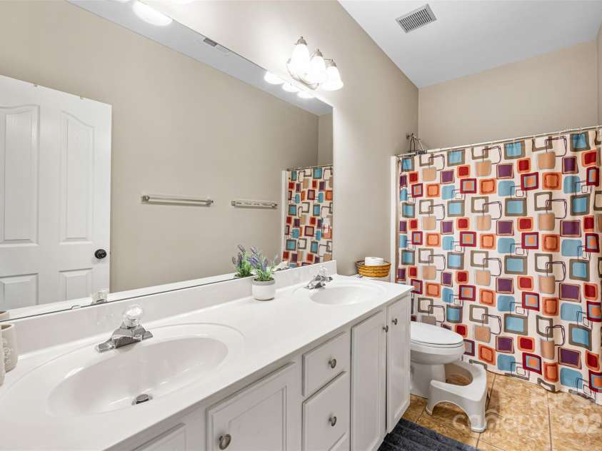 12312 Mcallister Park Drive, Charlotte, NC 28277.  MLS# CAR4267580, YatesRealty ID 20065. 