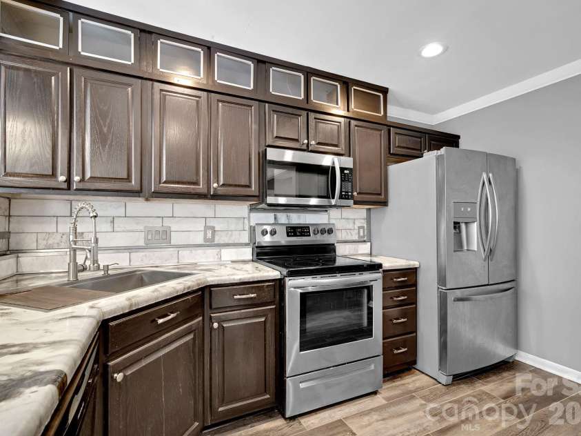 9653 Terrier Way, Charlotte, NC 28269.  MLS# CAR4367093, YatesRealty ID 20066. 