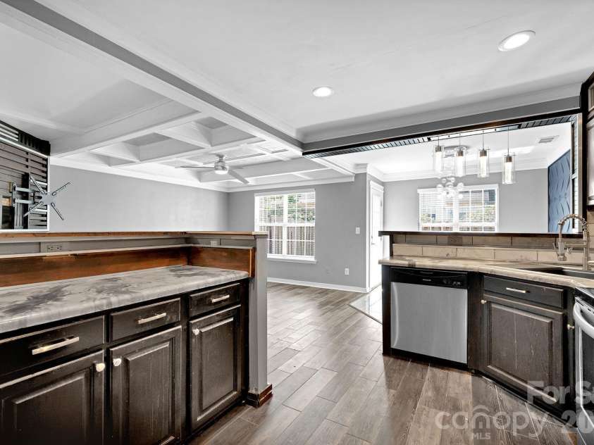 9653 Terrier Way, Charlotte, NC 28269.  MLS# CAR4367093, YatesRealty ID 20066. 