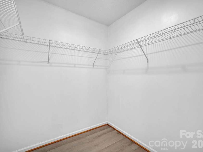 9653 Terrier Way, Charlotte, NC 28269.  MLS# CAR4367093, YatesRealty ID 20066. 