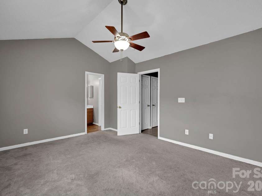 9653 Terrier Way, Charlotte, NC 28269.  MLS# CAR4367093, YatesRealty ID 20066. 