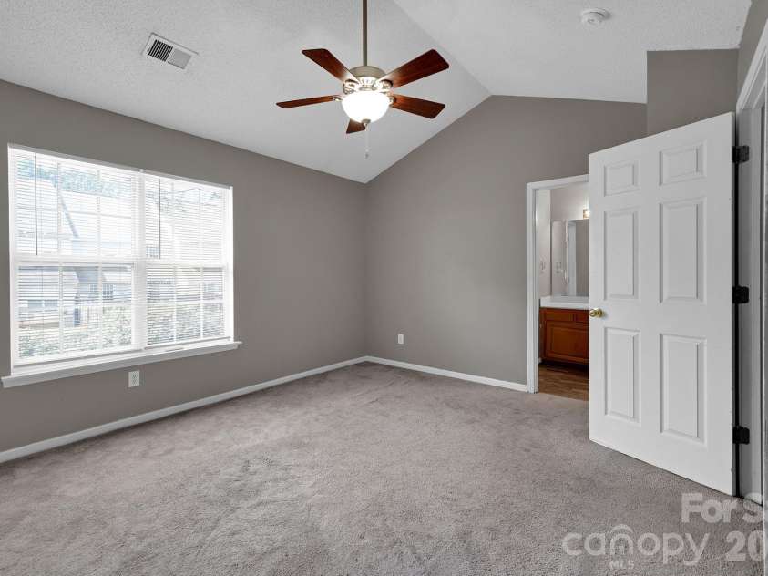 9653 Terrier Way, Charlotte, NC 28269.  MLS# CAR4367093, YatesRealty ID 20066. 