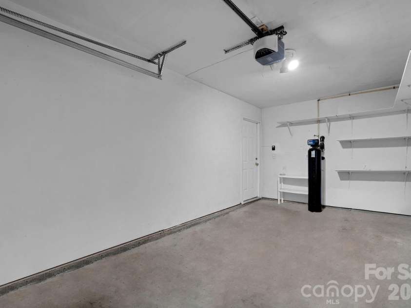 9653 Terrier Way, Charlotte, NC 28269.  MLS# CAR4367093, YatesRealty ID 20066. 