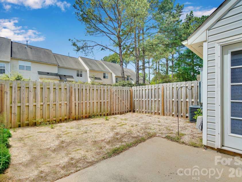 9653 Terrier Way, Charlotte, NC 28269.  MLS# CAR4367093, YatesRealty ID 20066. 
