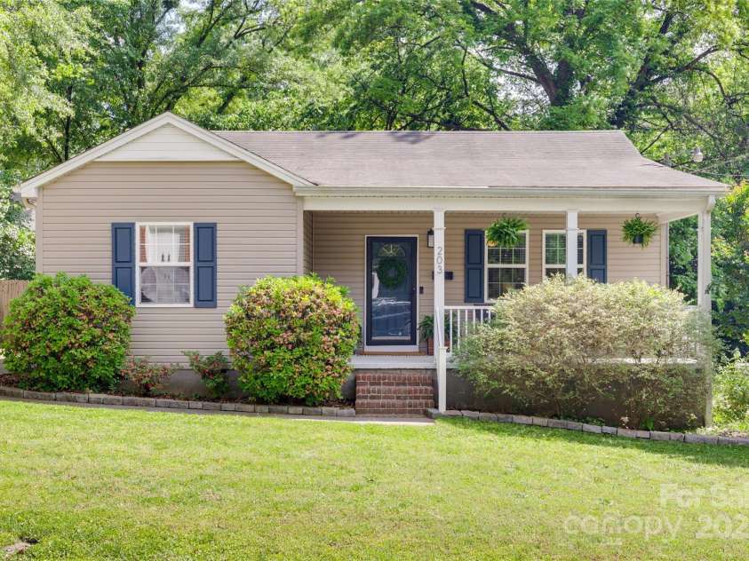 203 Lincoln Street, Belmont, NC 28012.  MLS# CAR4264211, YatesRealty ID 20067. 