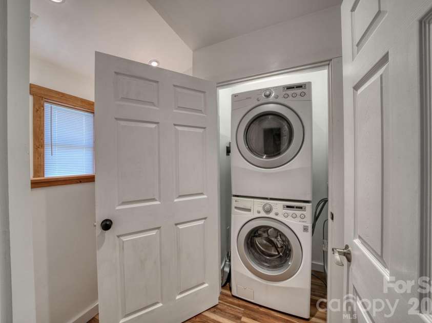 46 Wahuhu Court, Brevard, NC 28712.  MLS# CAR4368025, YatesRealty ID 20067. 