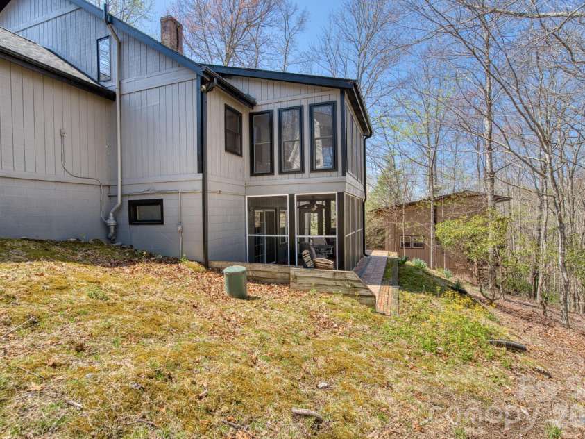 46 Wahuhu Court, Brevard, NC 28712.  MLS# CAR4368025, YatesRealty ID 20067. 
