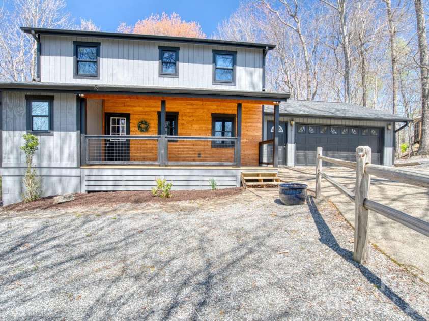 46 Wahuhu Court, Brevard, NC 28712.  MLS# CAR4368025, YatesRealty ID 20067. 