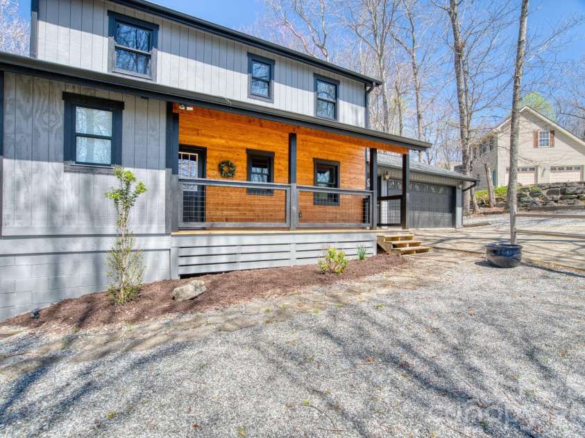 46 Wahuhu Court, Brevard, NC 28712.  MLS# CAR4368025, YatesRealty ID 20067. 