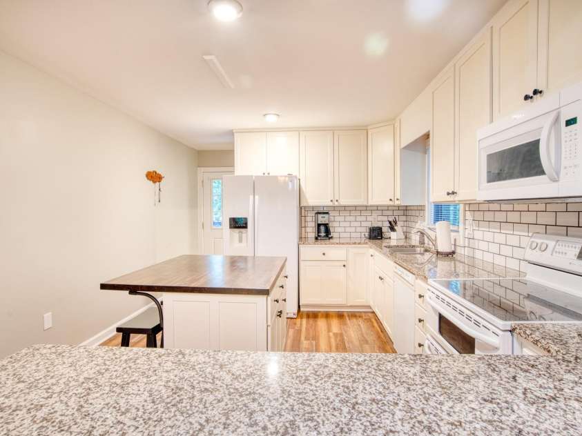 46 Wahuhu Court, Brevard, NC 28712.  MLS# CAR4368025, YatesRealty ID 20067. 