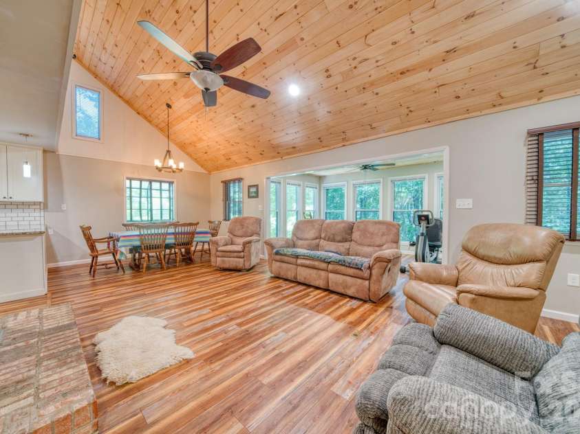 46 Wahuhu Court, Brevard, NC 28712.  MLS# CAR4368025, YatesRealty ID 20067. 