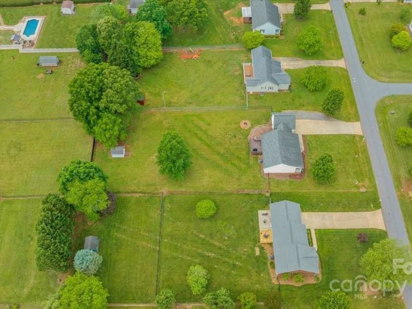 195 Antler Drive, Statesville, NC 28625.  MLS# CAR4255134, YatesRealty ID 20068. 