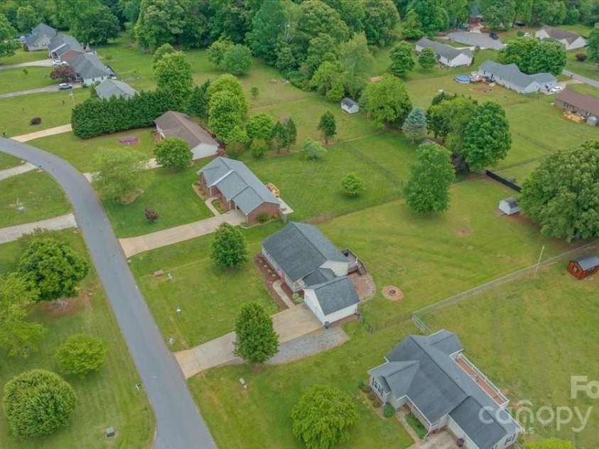 195 Antler Drive, Statesville, NC 28625.  MLS# CAR4255134, YatesRealty ID 20068. 