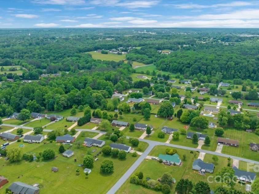 195 Antler Drive, Statesville, NC 28625.  MLS# CAR4255134, YatesRealty ID 20068. 