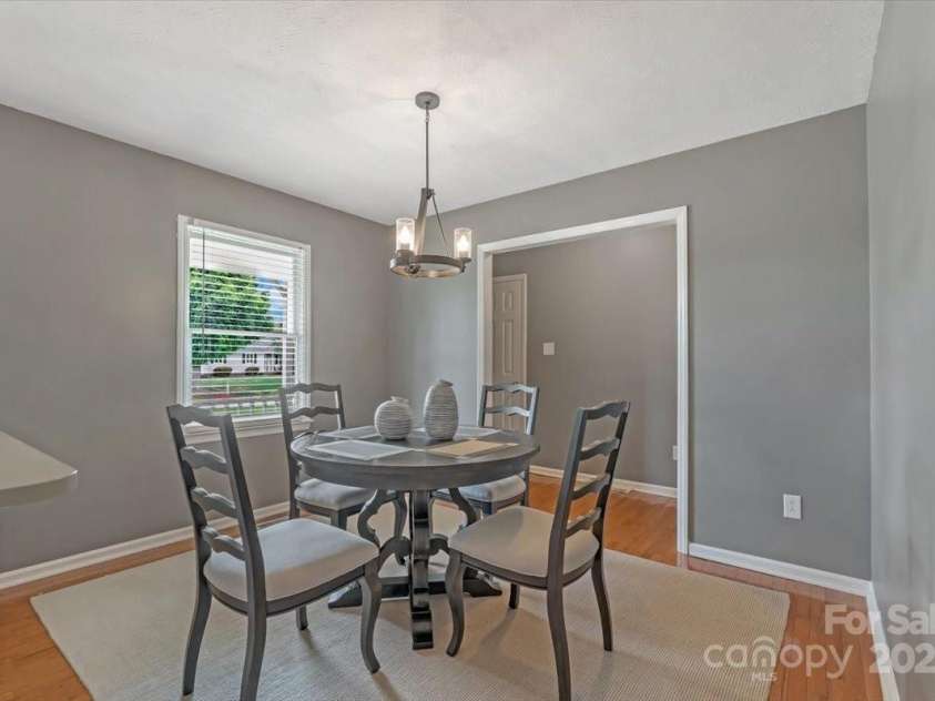 195 Antler Drive, Statesville, NC 28625.  MLS# CAR4255134, YatesRealty ID 20068. Dining area