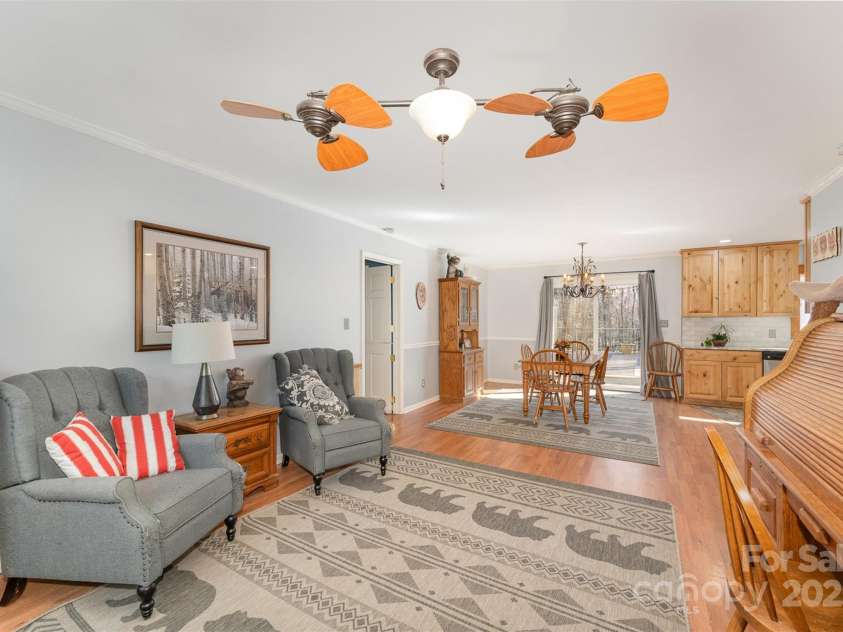 1456 Main Street, Kernersville, NC 27284.  MLS# CAR4233397, YatesRealty ID 2007. 