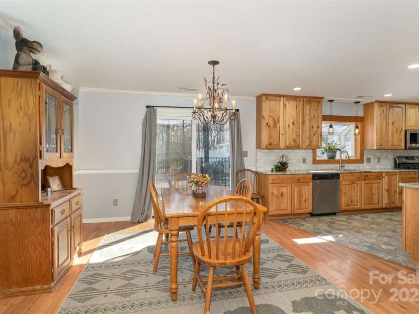 1456 Main Street, Kernersville, NC 27284.  MLS# CAR4233397, YatesRealty ID 2007. 