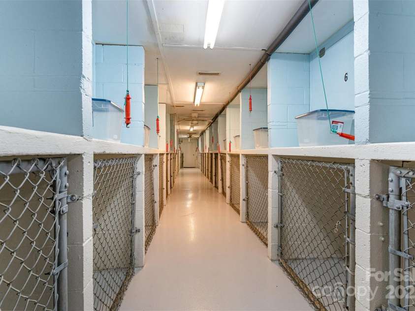 1456 Main Street, Kernersville, NC 27284.  MLS# CAR4233397, YatesRealty ID 2007. 