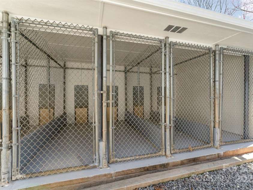 1456 Main Street, Kernersville, NC 27284.  MLS# CAR4233397, YatesRealty ID 2007. 