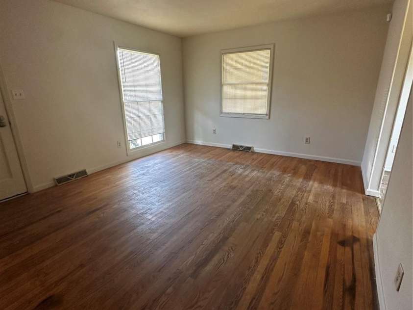 166 Hanover Street, Asheville, NC 28806.  MLS# CAR4243271, YatesRealty ID 20070. 