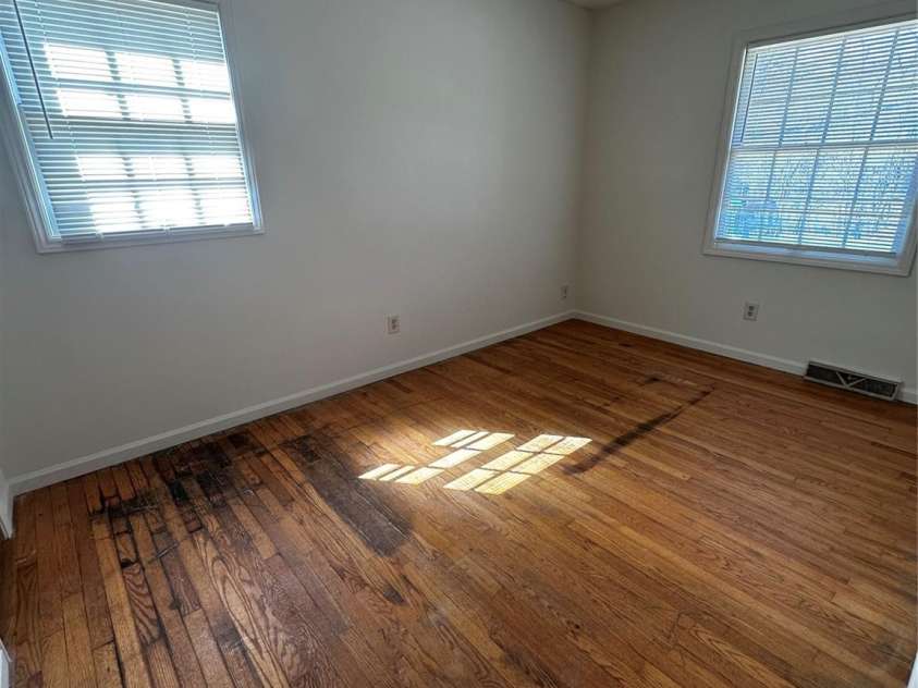 166 Hanover Street, Asheville, NC 28806.  MLS# CAR4243271, YatesRealty ID 20070. 