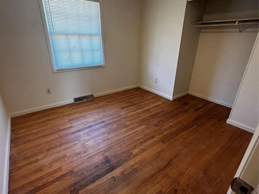 166 Hanover Street, Asheville, NC 28806.  MLS# CAR4243271, YatesRealty ID 20070. 