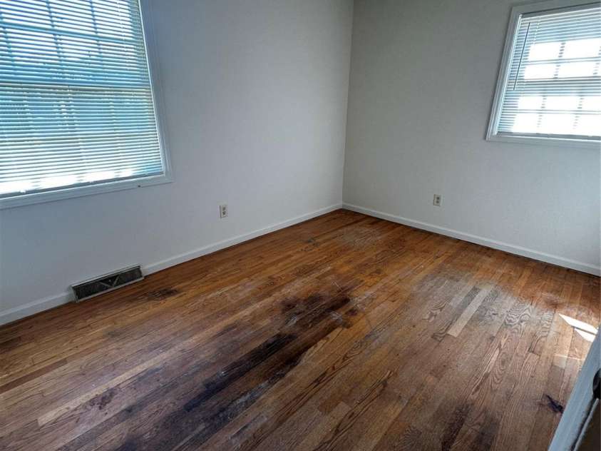 166 Hanover Street, Asheville, NC 28806.  MLS# CAR4243271, YatesRealty ID 20070. 