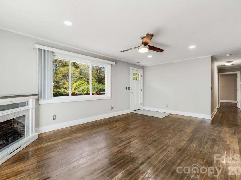 111 Sunset Hill Drive, Etowah, NC 28729.  MLS# CAR4371450, YatesRealty ID 20071. 
