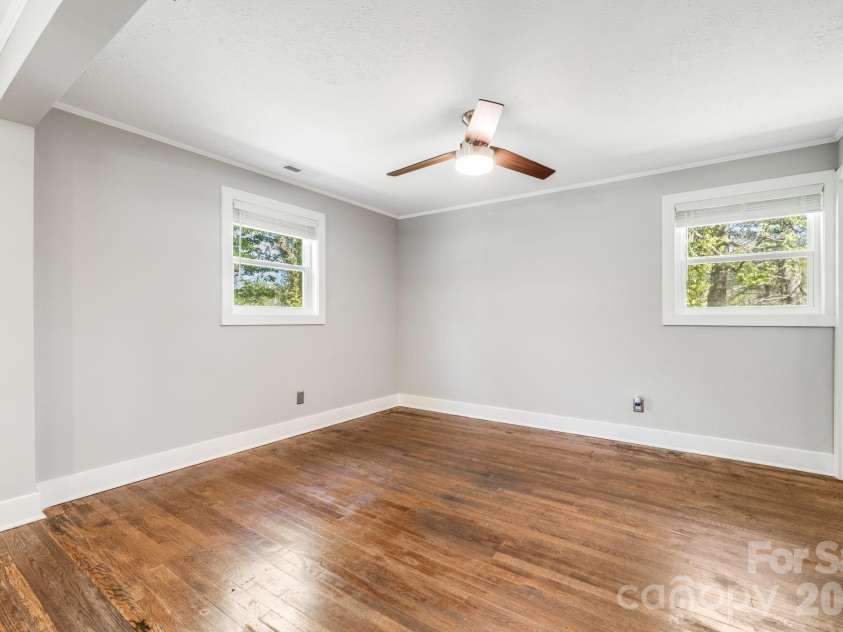 111 Sunset Hill Drive, Etowah, NC 28729.  MLS# CAR4371450, YatesRealty ID 20071. 