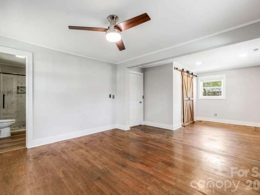 111 Sunset Hill Drive, Etowah, NC 28729.  MLS# CAR4371450, YatesRealty ID 20071. 