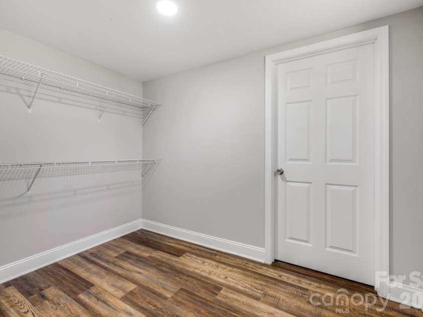 111 Sunset Hill Drive, Etowah, NC 28729.  MLS# CAR4371450, YatesRealty ID 20071. 