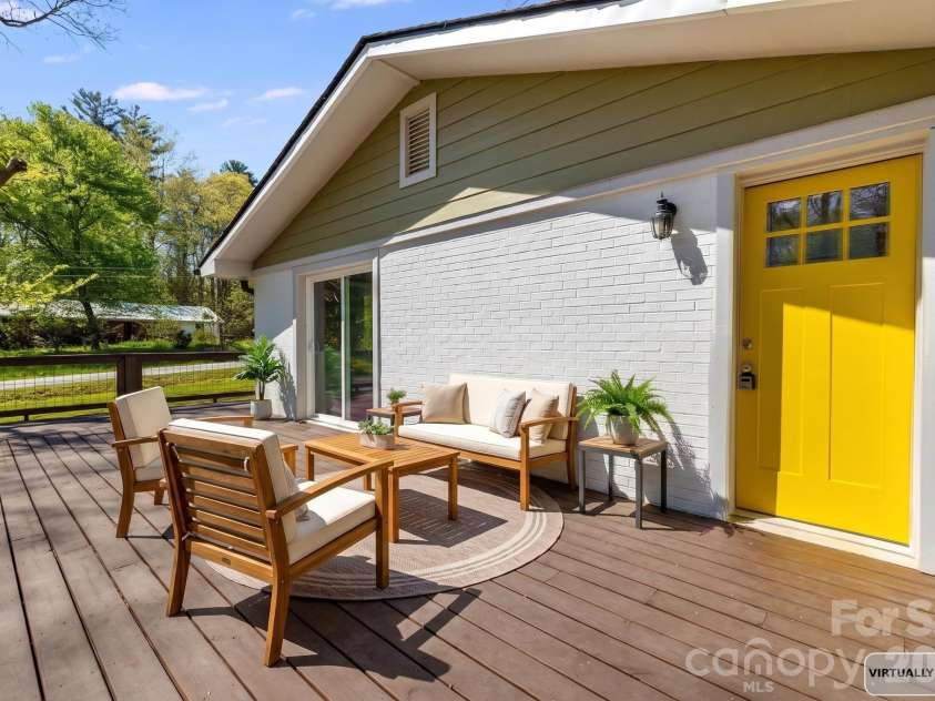 111 Sunset Hill Drive, Etowah, NC 28729.  MLS# CAR4371450, YatesRealty ID 20071. 