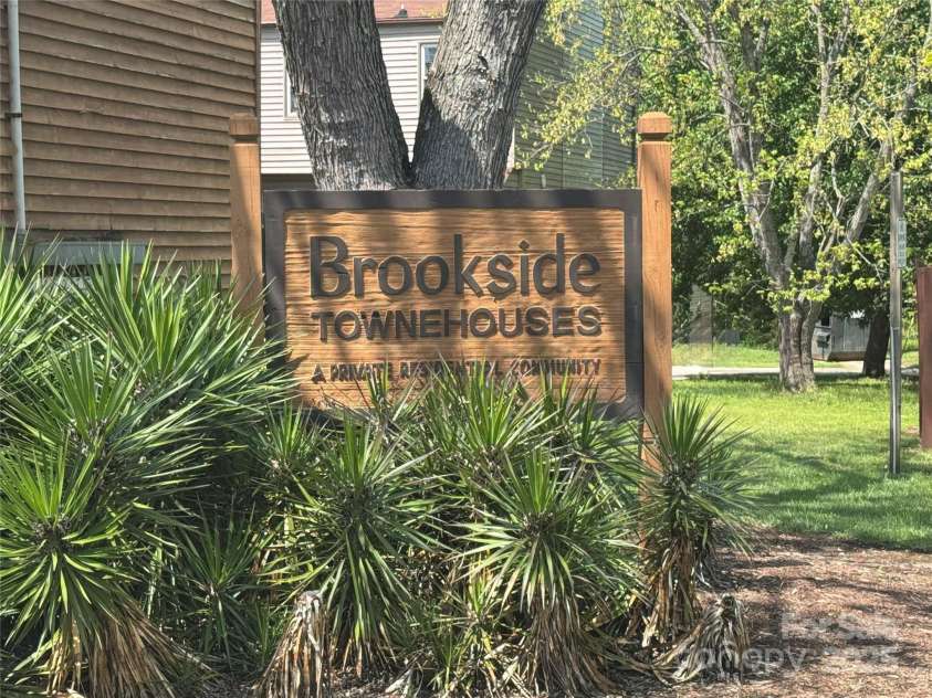 2335 Brookview Court, Rock Hill, SC 29732.  MLS# CAR4244568, YatesRealty ID 20071. 