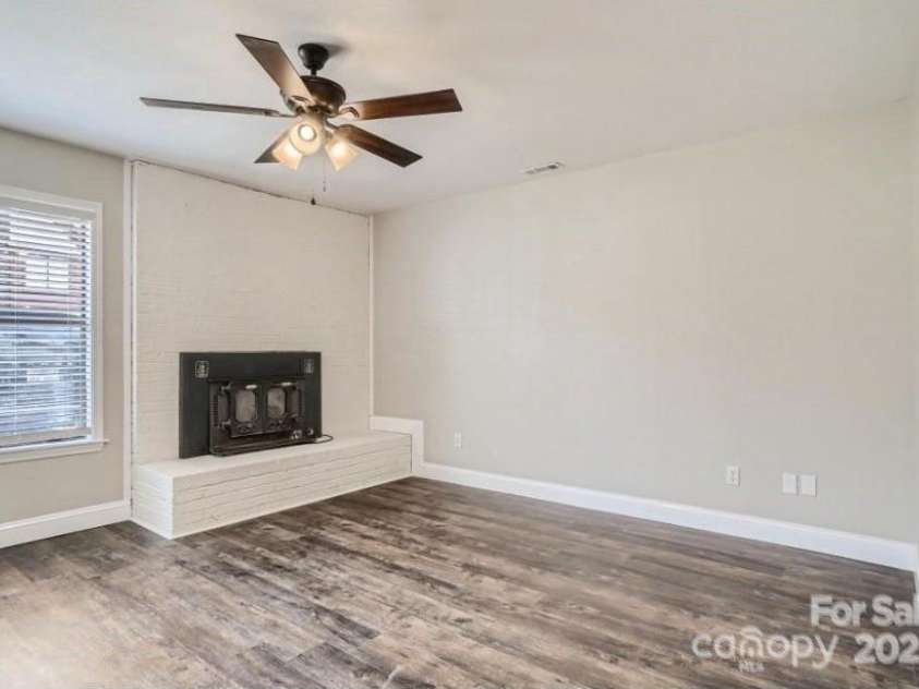 2335 Brookview Court, Rock Hill, SC 29732.  MLS# CAR4244568, YatesRealty ID 20071. 