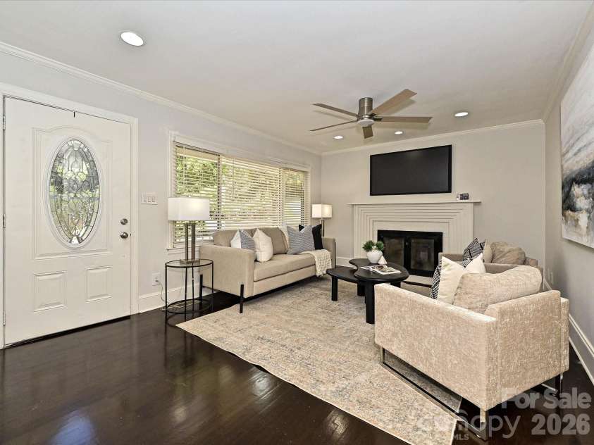 1913 Optimist Lane, Charlotte, NC 28205.  MLS# CAR4365114, YatesRealty ID 20072. 