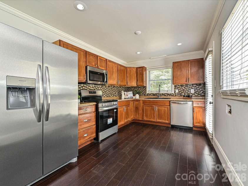 1913 Optimist Lane, Charlotte, NC 28205.  MLS# CAR4365114, YatesRealty ID 20072. 