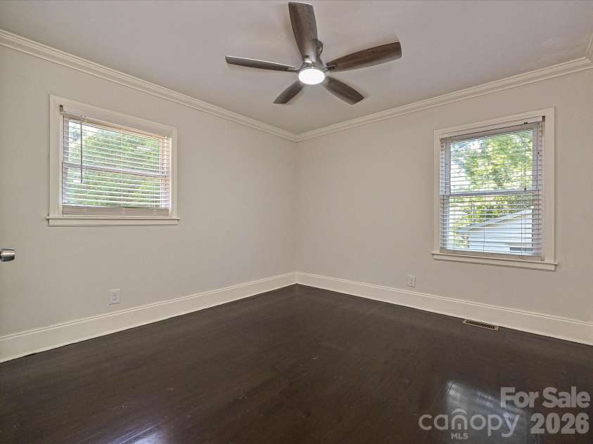 1913 Optimist Lane, Charlotte, NC 28205.  MLS# CAR4365114, YatesRealty ID 20072. 